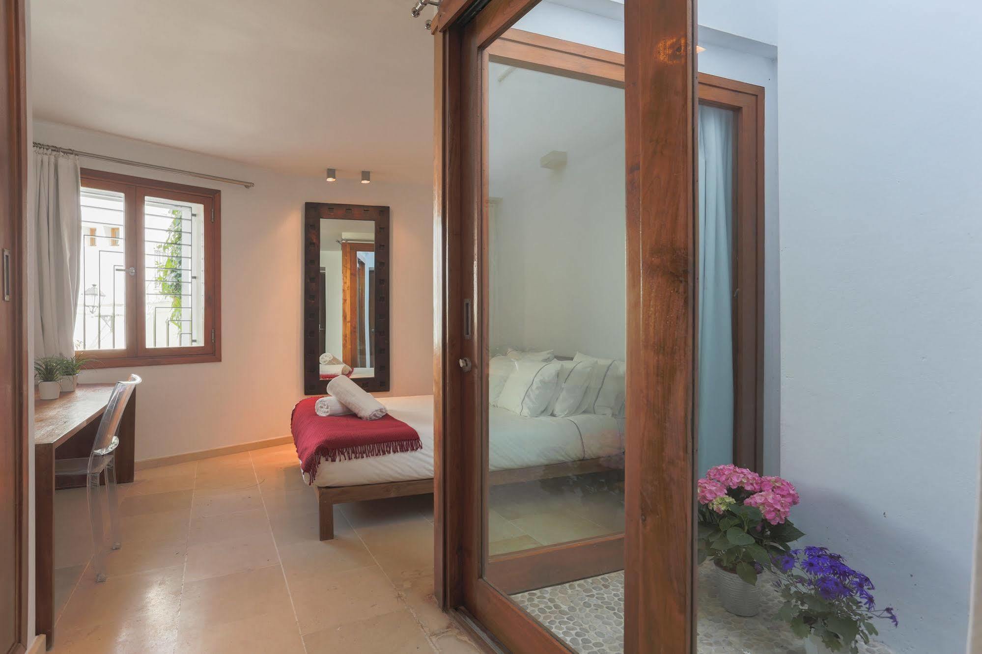 Apartamentos Xereca -Dalt Vila- Loft Ibiza città Esterno foto